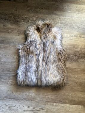 Widgeon Girls Faux Fur Vest in Multi-Tone Taupe